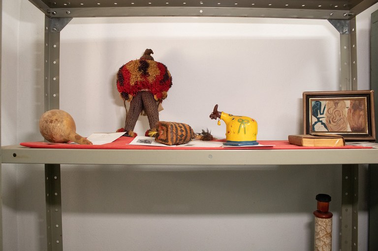 Objetos e esculturas coleção Thereza Santos