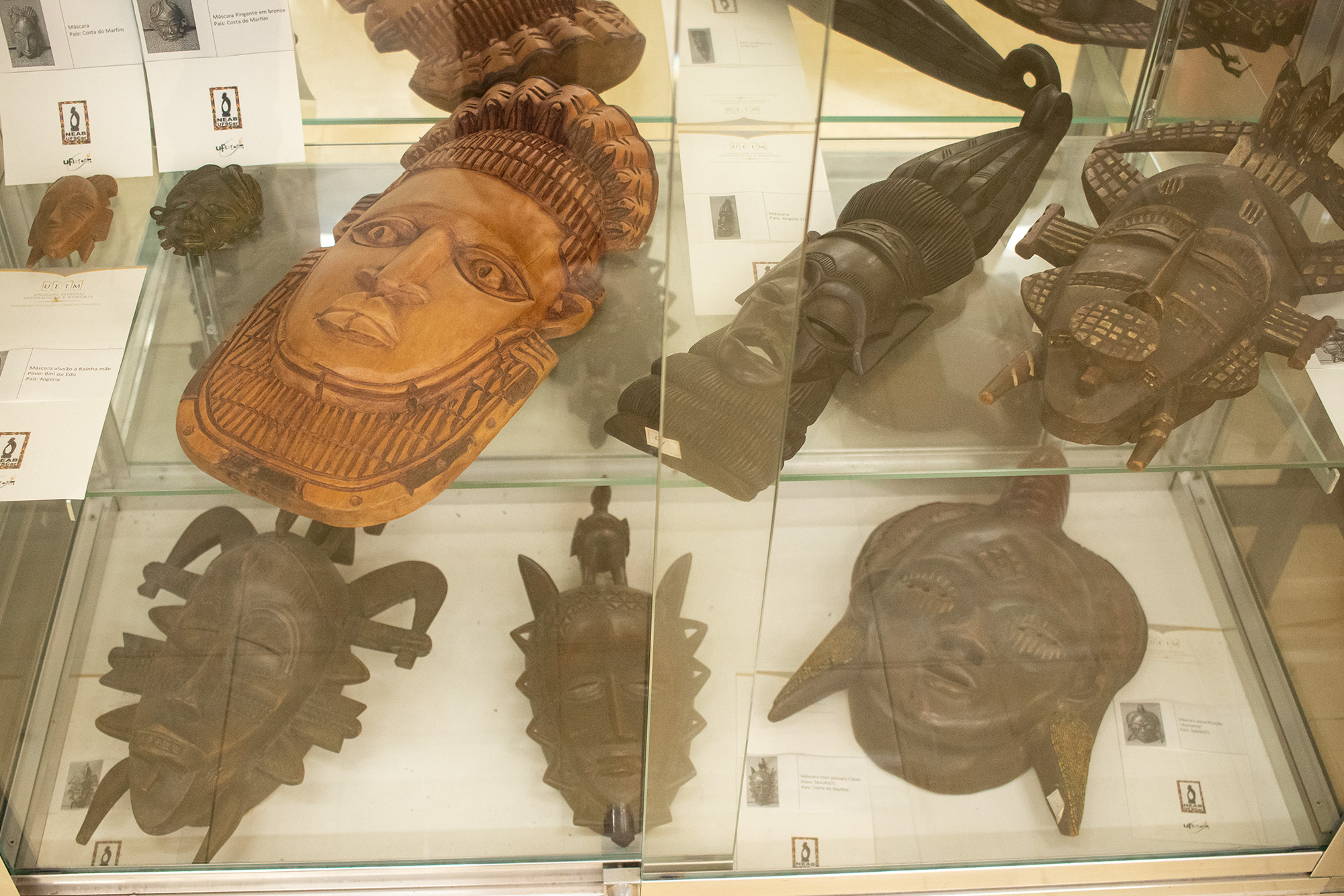 Exposição Fixa Thereza Santos